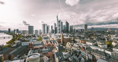 Cannabis-Sperrzonen in Frankfurt: Mit einem Bein in der Illegalität